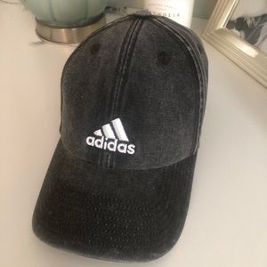 GREY ADIDAS HAT